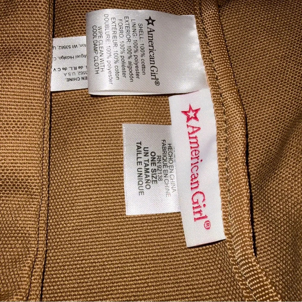 American Girl 2016 GOTY Lea’s Messenger Bag for Girls - Picture 5 of 6